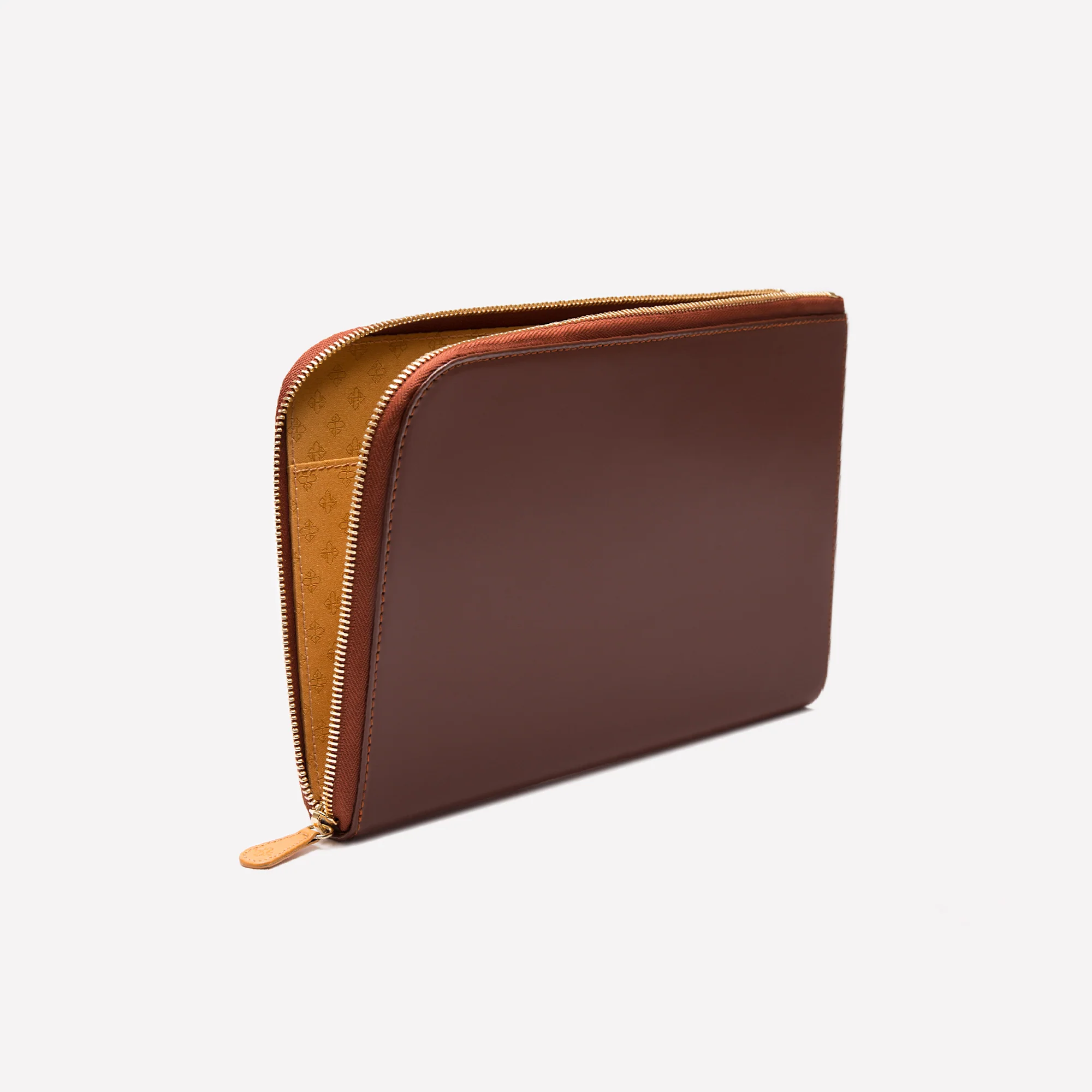 Bridle Hide Medium Zip Pouch - Image 3