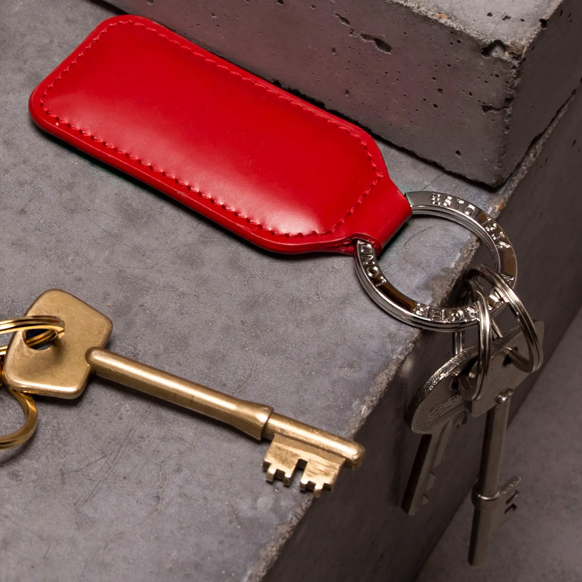 Bridle Hide Rectangular Key Ring - Image 9