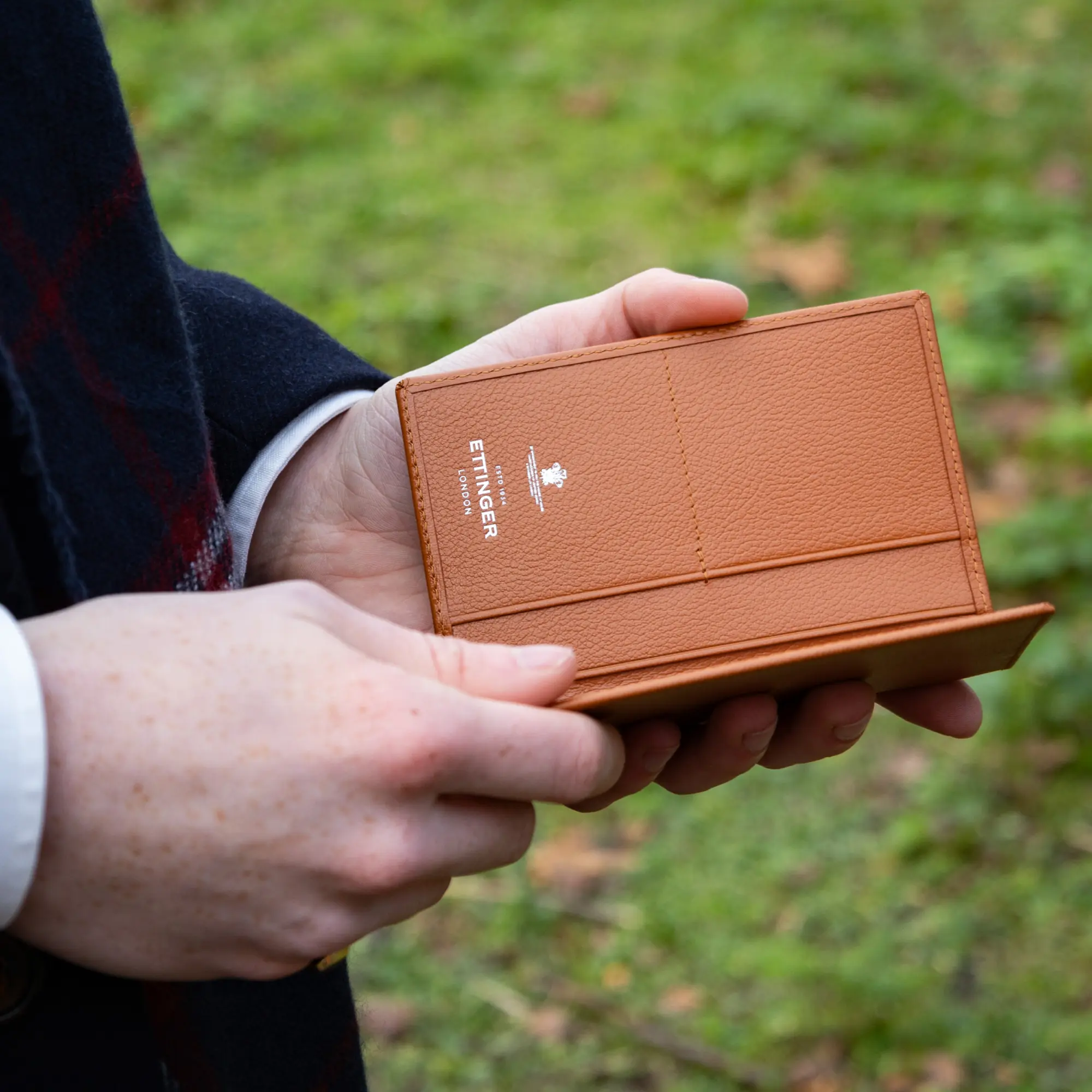 Capra Passport Case - Image 11