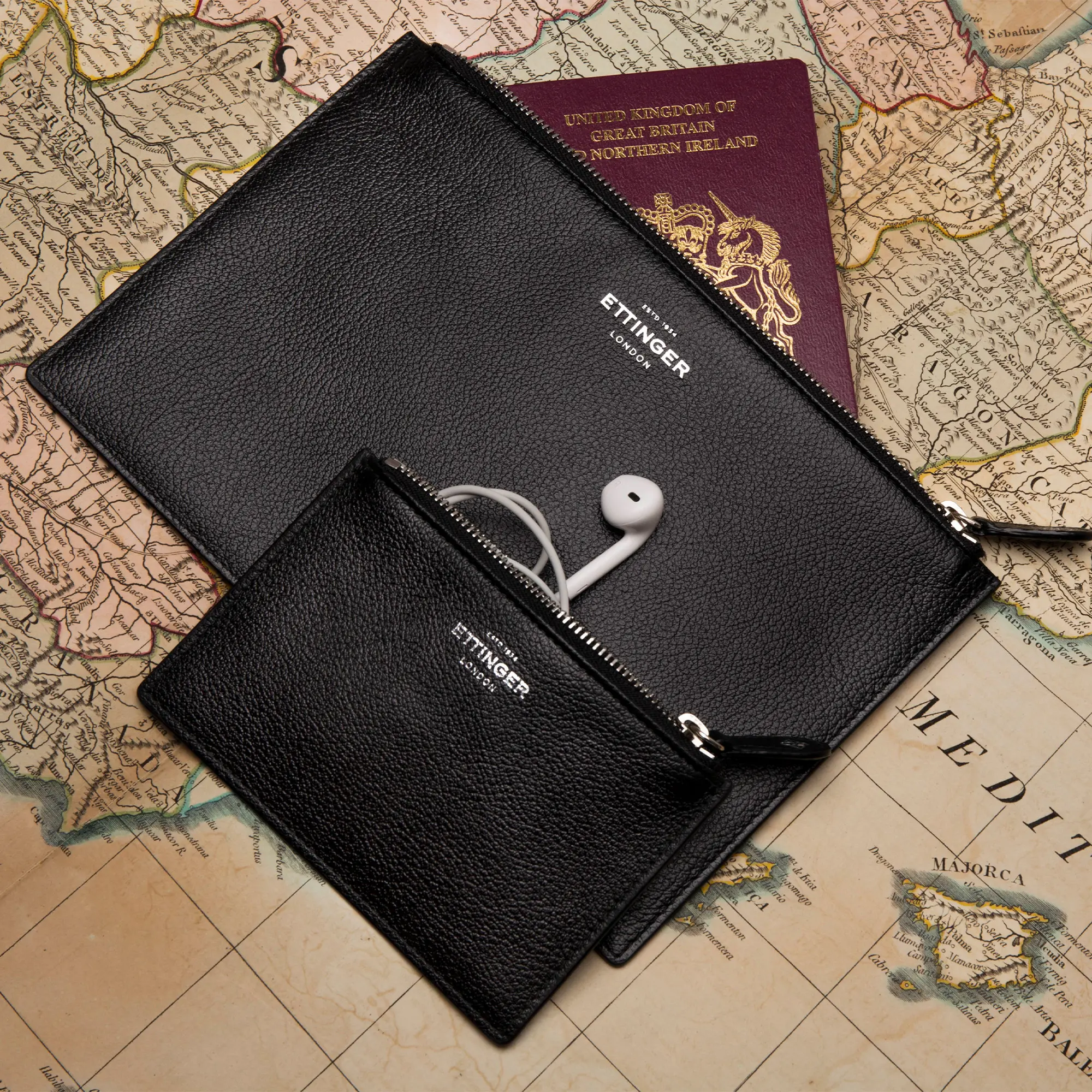 Capra Travel Pouch - Image 6