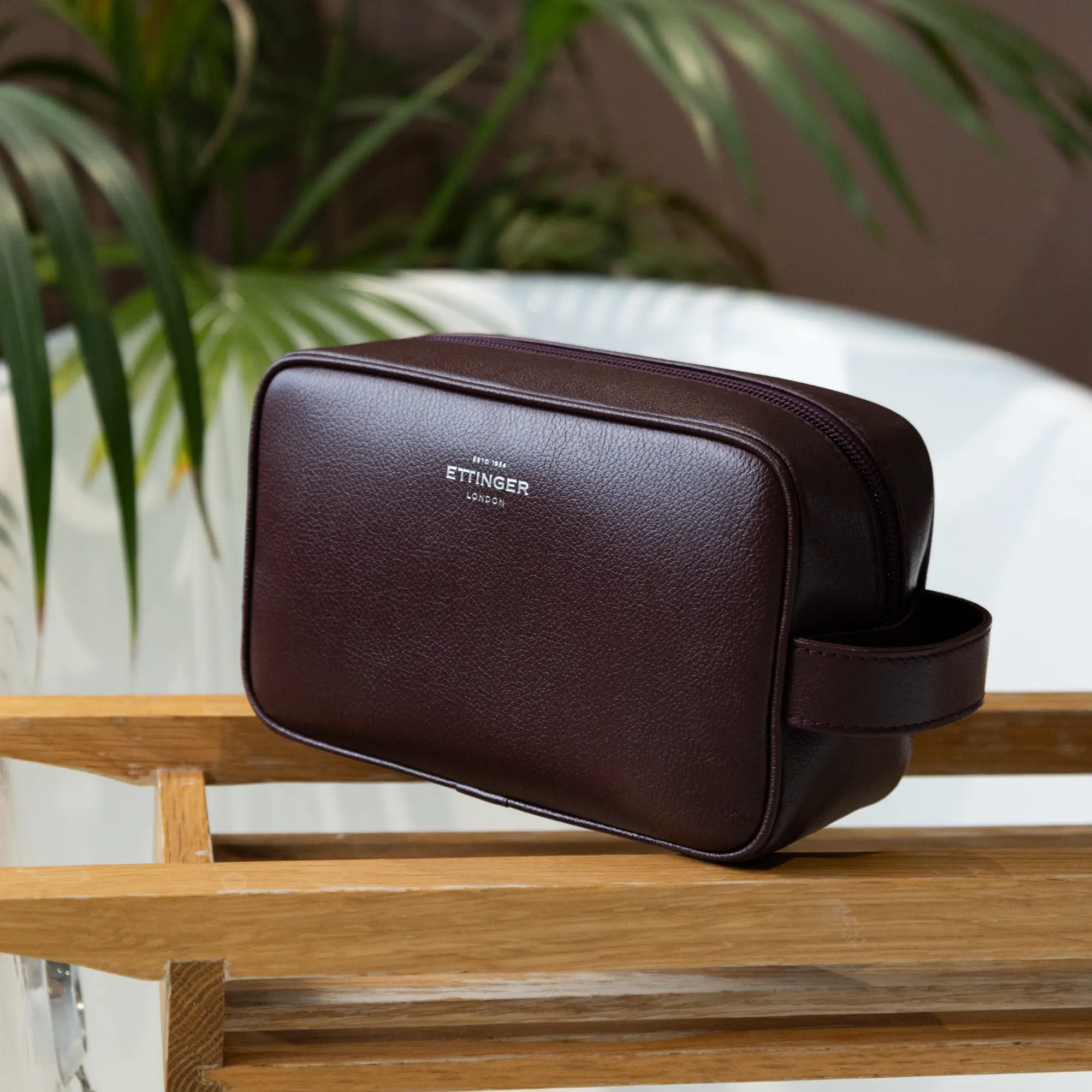 Capra Wash Bag - Image 4