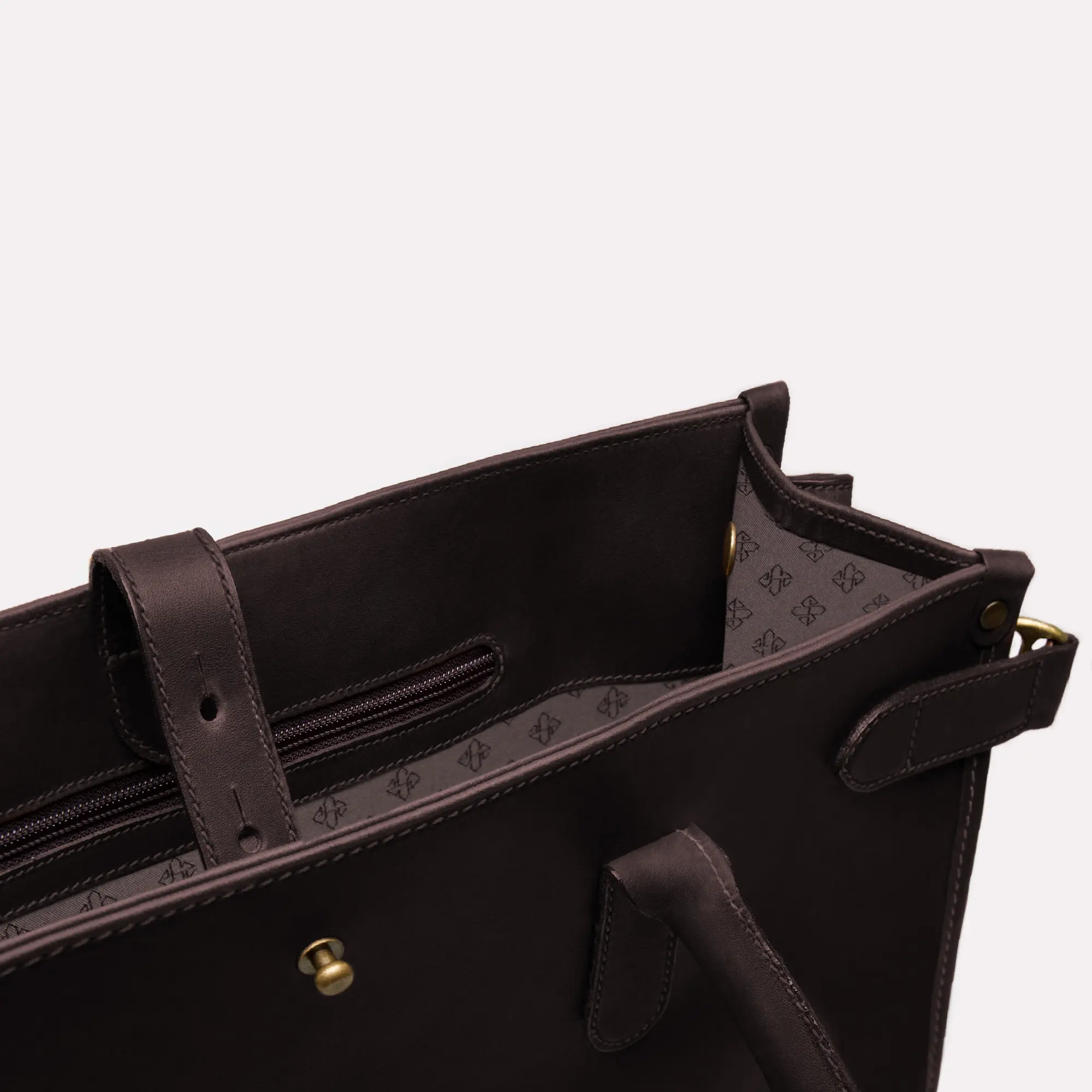 Chelsea Leather Tote - Image 4