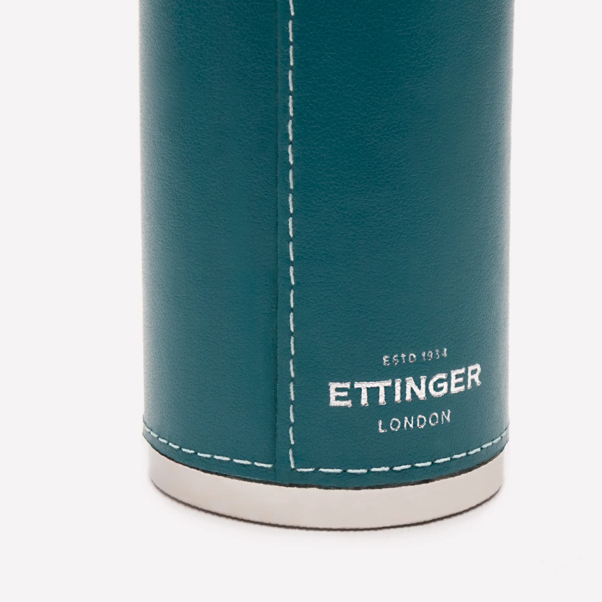 Sterling 8oz Hunter Flask with 4 Cups - Image 3